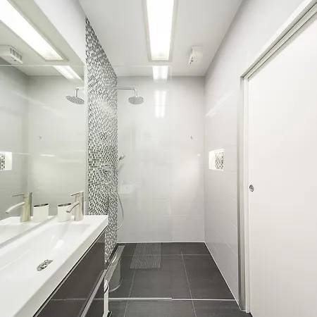 Mec & Tik 아파트 *